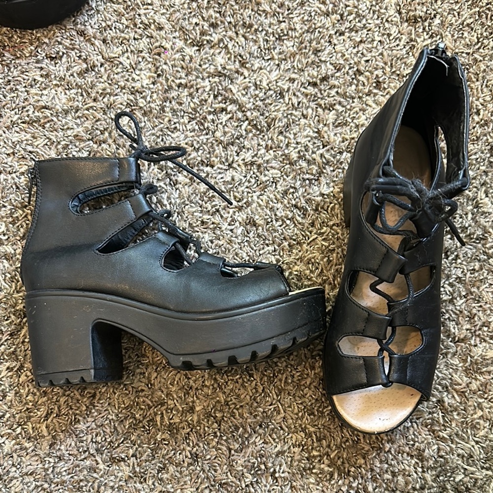 Black Chunky Heel Lace-Up Ankle Boots